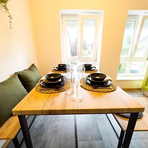 stylische-zentrale-wohnung-mit-kuche-und-parkplatz-in.com-bavaria.com/